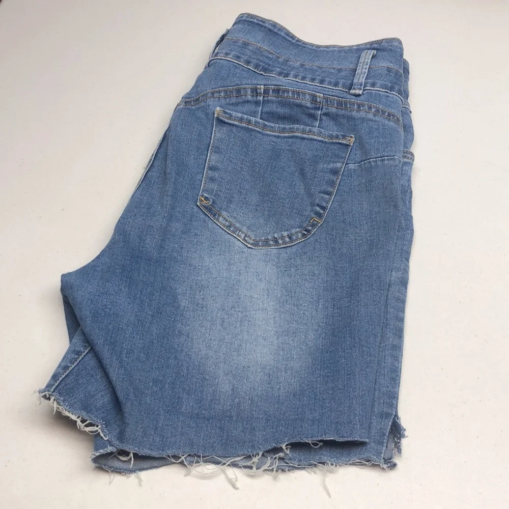 IBIZA DISTRESS JEAN SHORTS 13/32 ⭐ - Picture 6 of 11